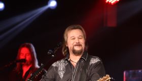 Travis Tritt performs live at the Valley Forge Music Fair