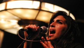 Amy Winehouse Slug---07/04/04-Amy Winehouse performs on the stage at the Senator nightclub on July 6