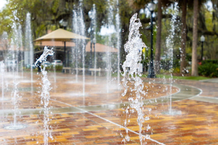 Splash pad fountain