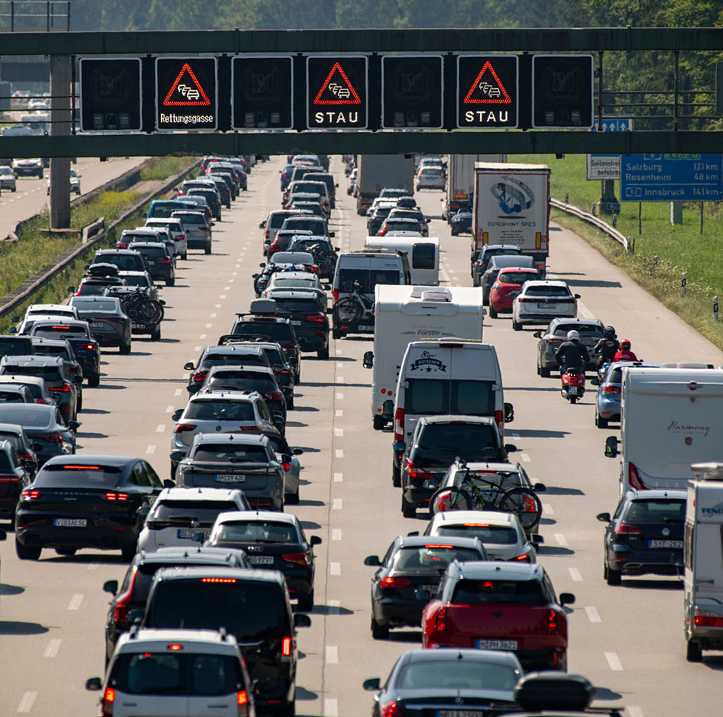 Travel traffic A8